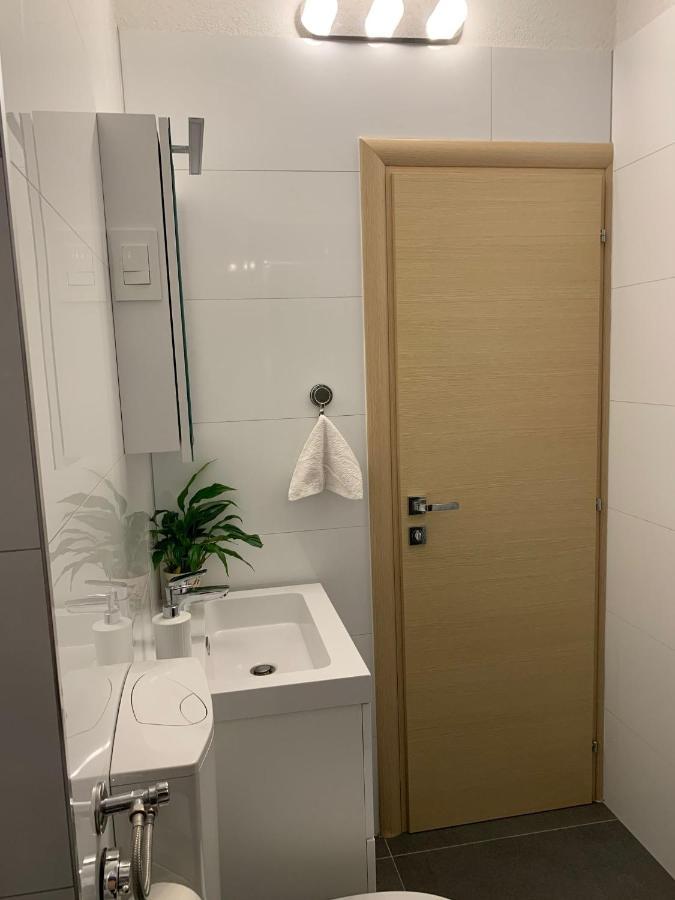 Mm Split Apartment - 5 Min By Car To The Beach & City Center - Free Public Parking ภายนอก รูปภาพ