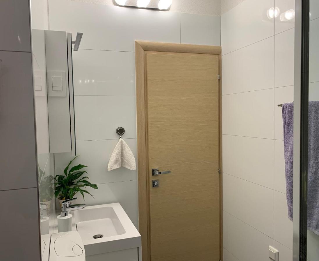 Mm Split Apartment - 5 Min By Car To The Beach & City Center - Free Public Parking ภายนอก รูปภาพ