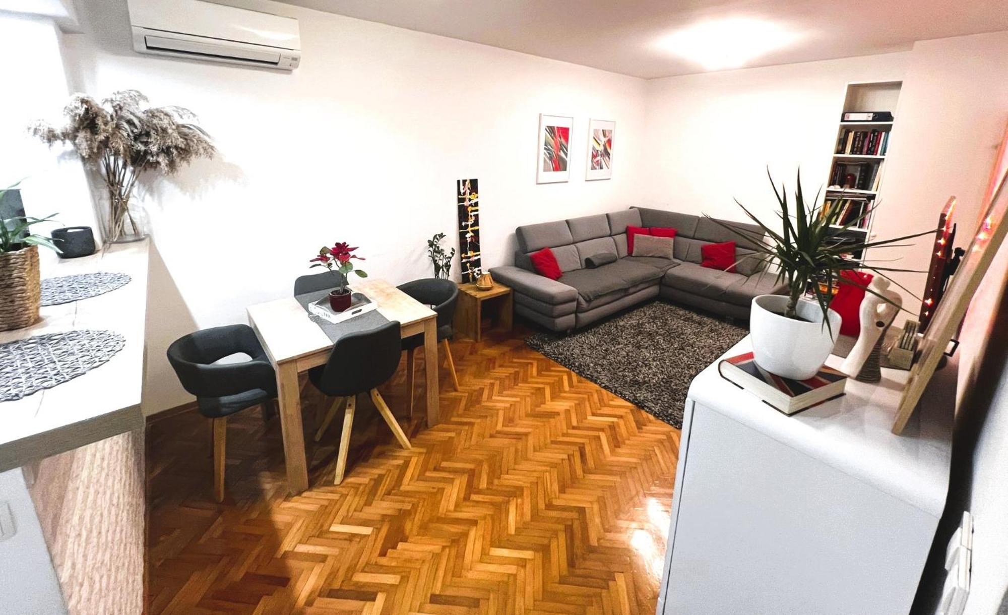 Mm Split Apartment - 5 Min By Car To The Beach & City Center - Free Public Parking ภายนอก รูปภาพ